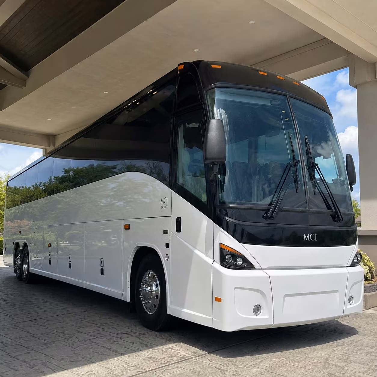 you can find and book employee transportation in roswell and any nearby city