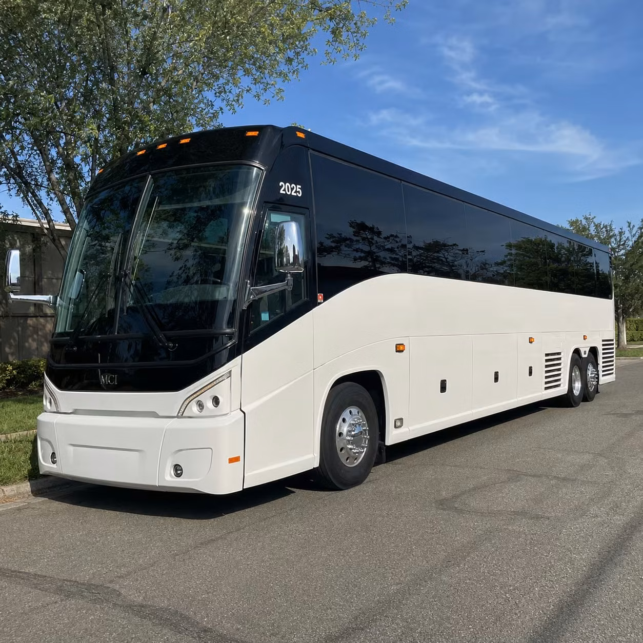you can find and book long distance transportation in roswell and any nearby city